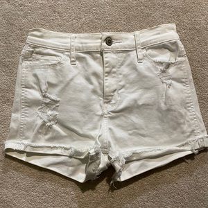 White Jean Hollister shorts (highwaisted)
